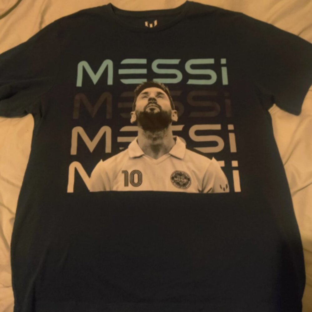 Messi Collection mens L Blue short sleeve Tee Football Soccer